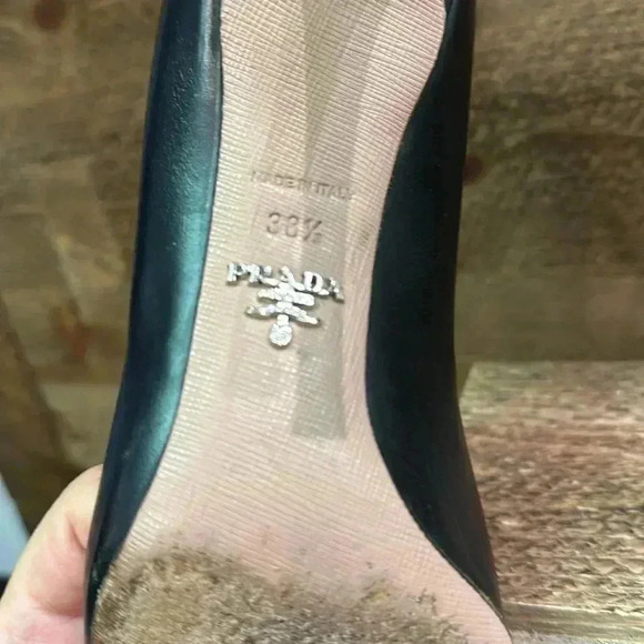 PRADA Black Leather Pointed Toe Pumps Size 38.5 or US 8.5 - Picture 6 of 14